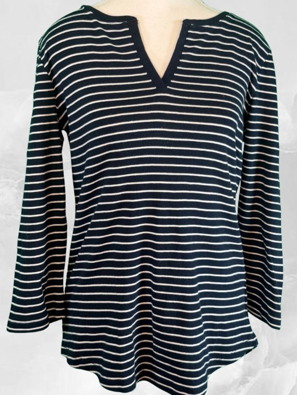 Plain v-neck navy and white striped 3/4 length t-shirt-Sz M
